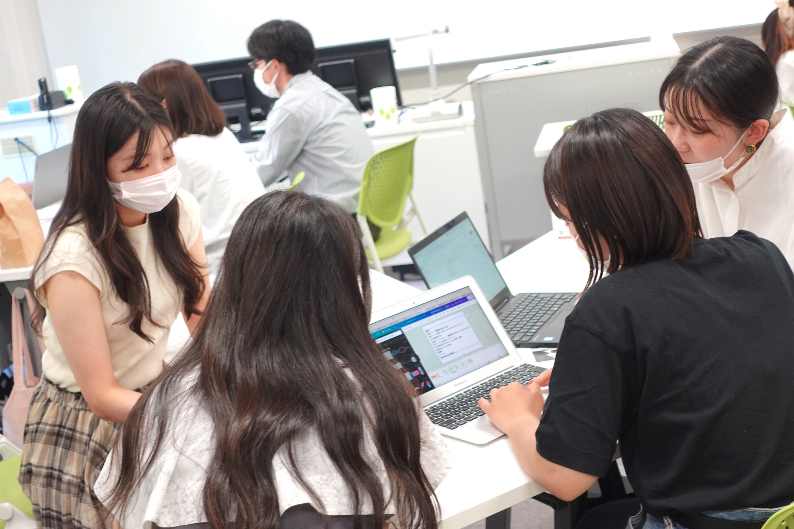 青山学院大学 芳賀ゼミ生